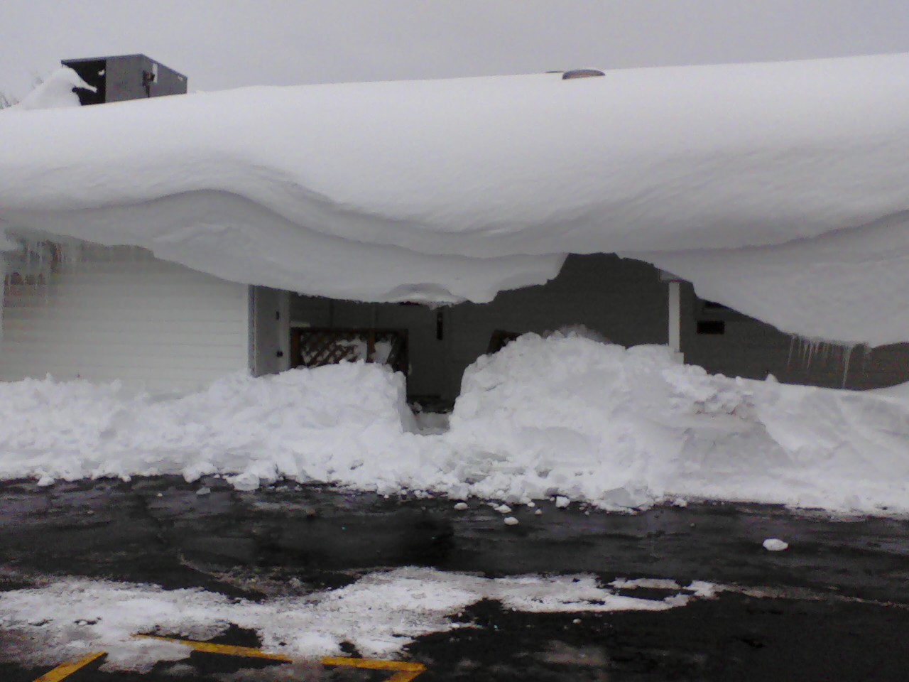 Snow storm hits West Seneca